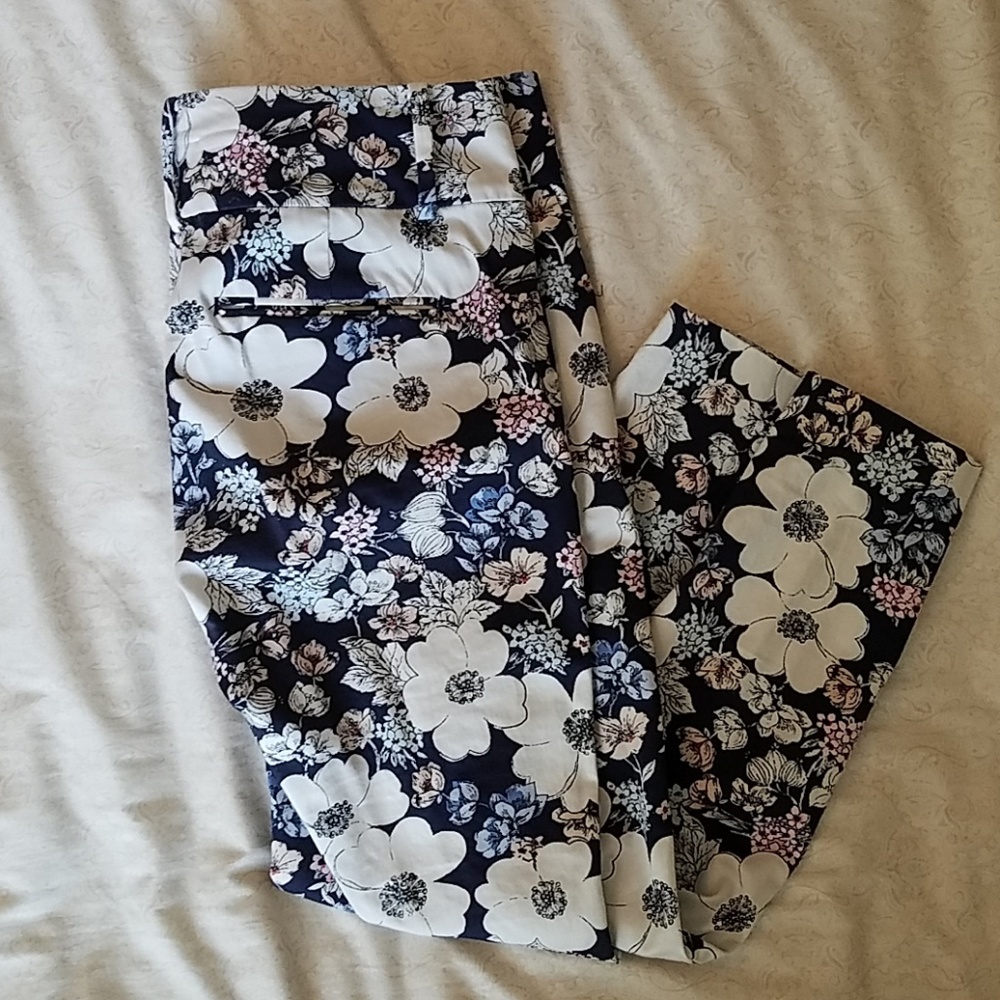 Ann Taylor floral cropped pants.